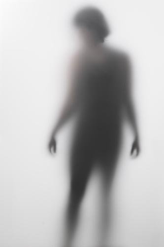 Elena-Laaha_hide&seek_Körperschemastörung-7
