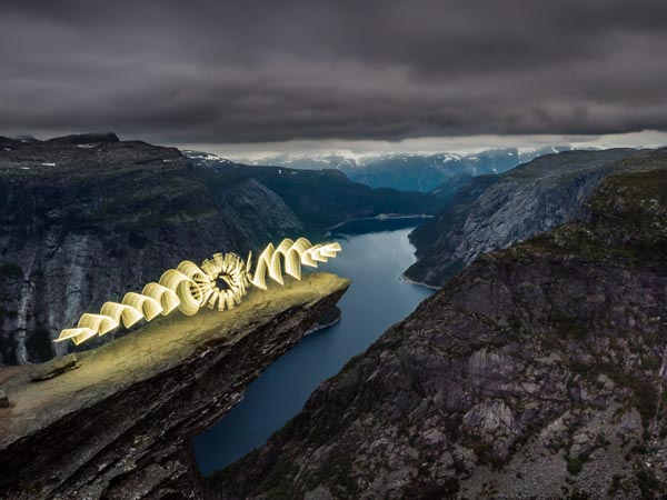 Wenn mit Licht und Feuer neue Welten geschaffen werden - Olaf Schieche / Olympus - Photo+Adventure