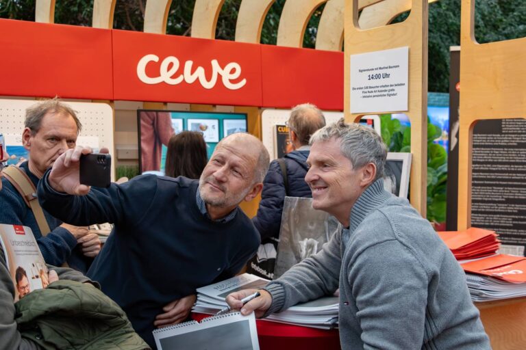 Gespräche am Stand